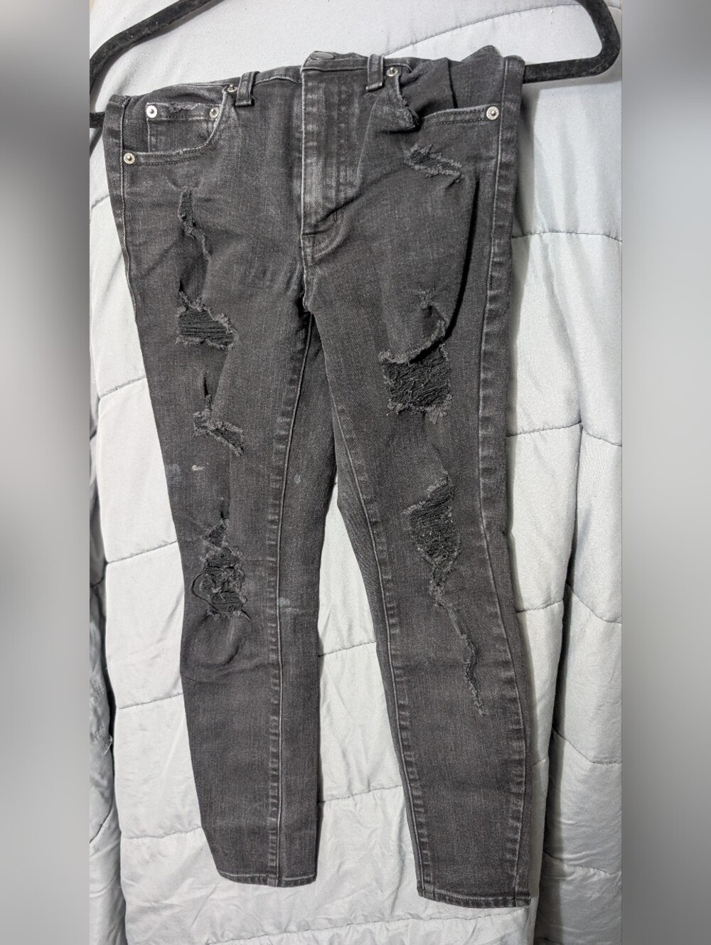 Aeropostale Women's Black Distressed Skinny Jeans